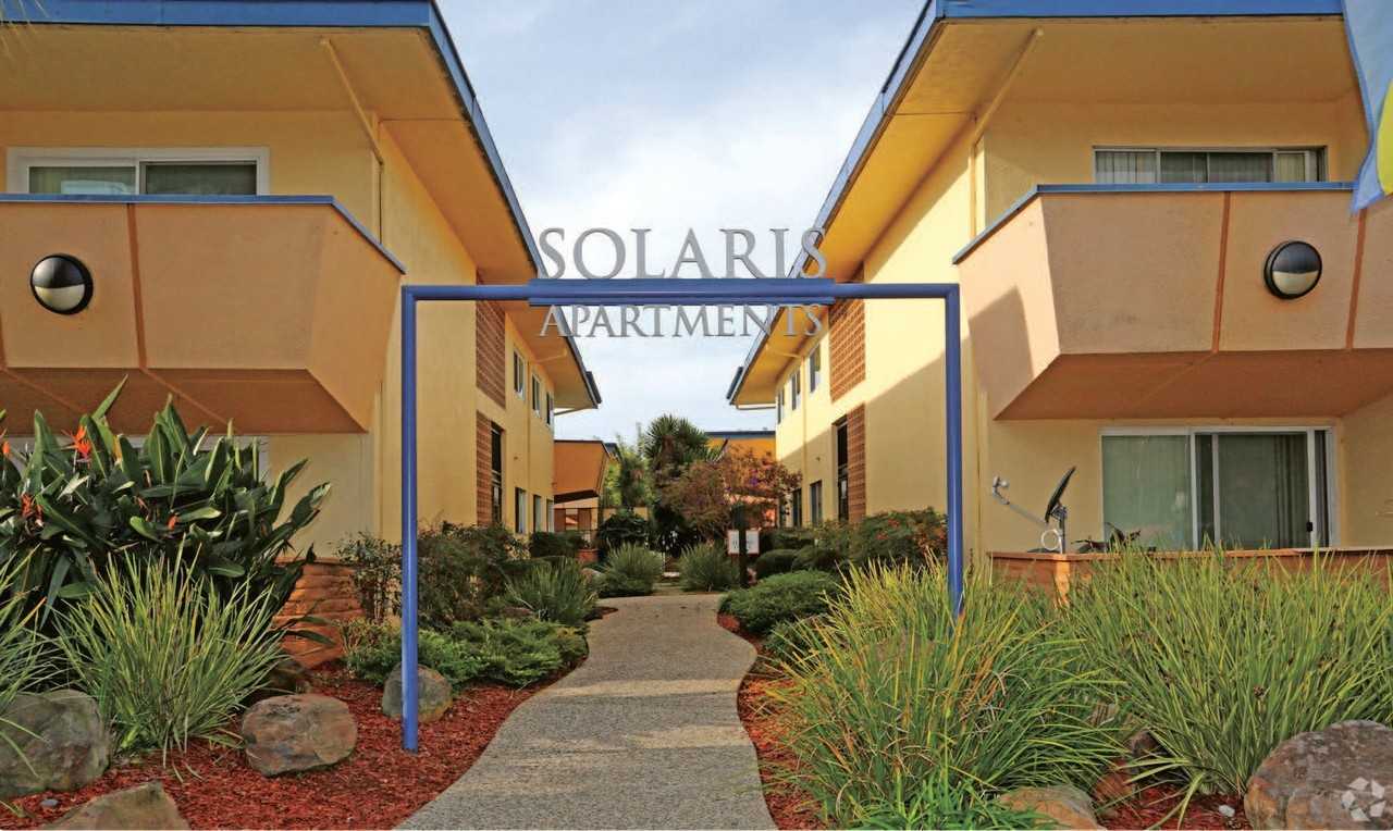 Listing photo 1 of 5