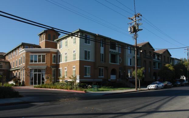 Listing photo 1 of 5