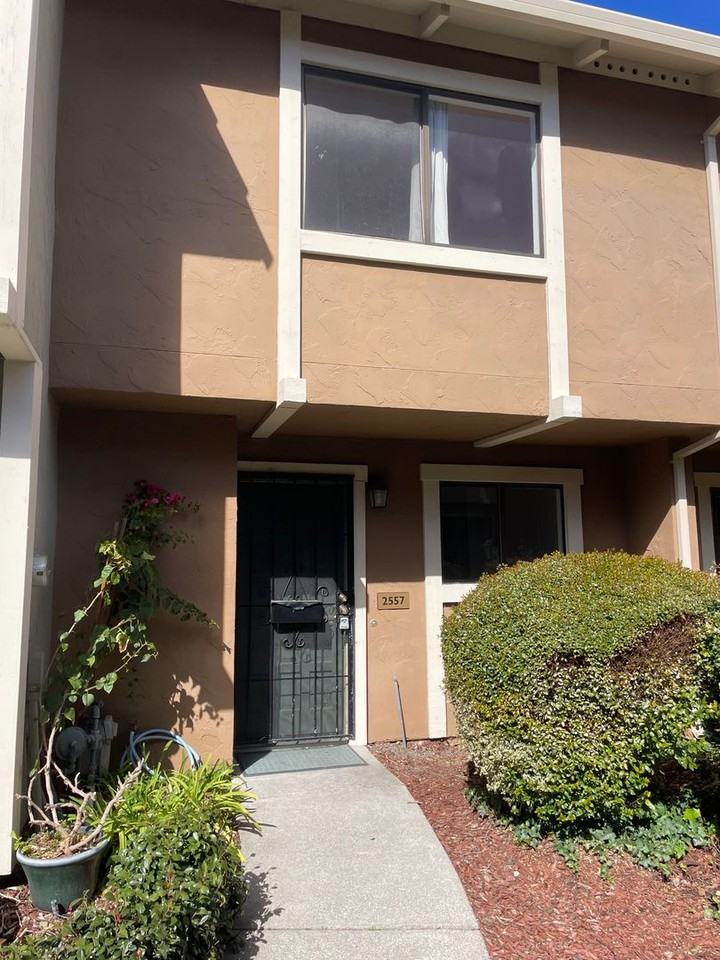 Listing photo 1 of 5