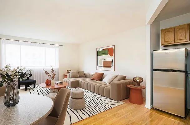 Listing photo 1 of 5