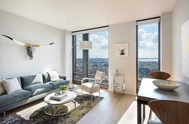 Listing photo 1 of 5