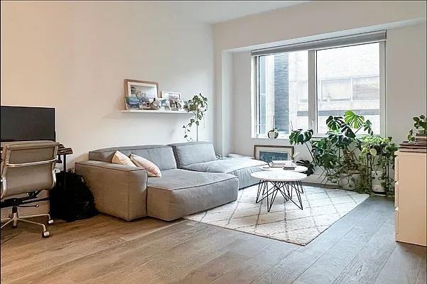 Listing photo 1 of 5