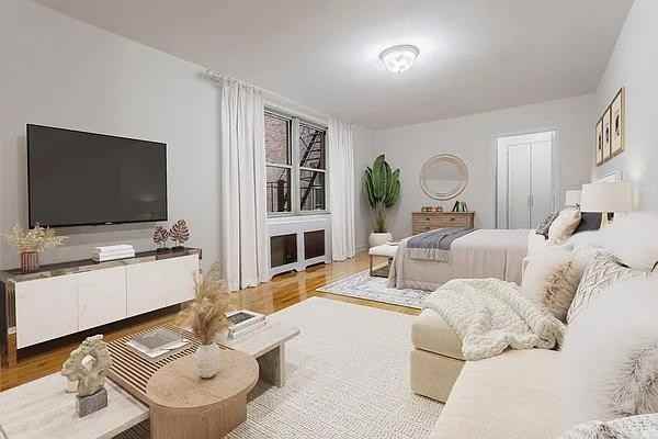 Listing photo 1 of 5