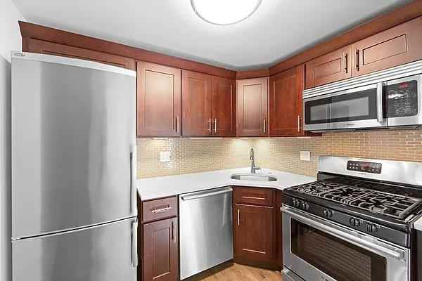 Listing photo 1 of 5