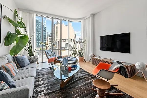 Listing photo 1 of 5