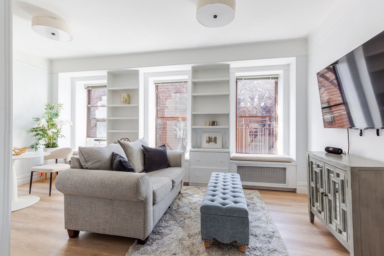 Listing photo 1 of 5