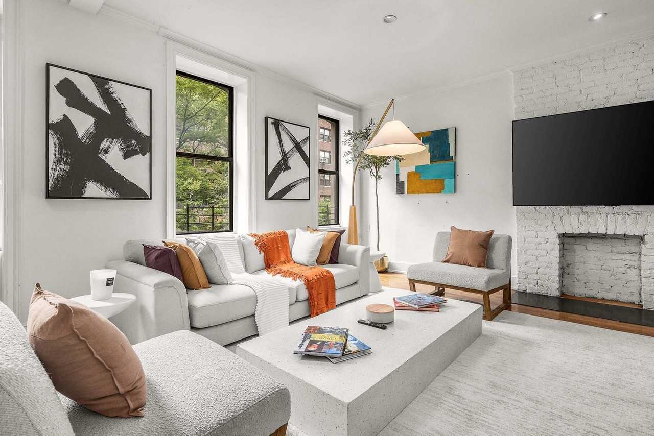 Listing photo 1 of 5