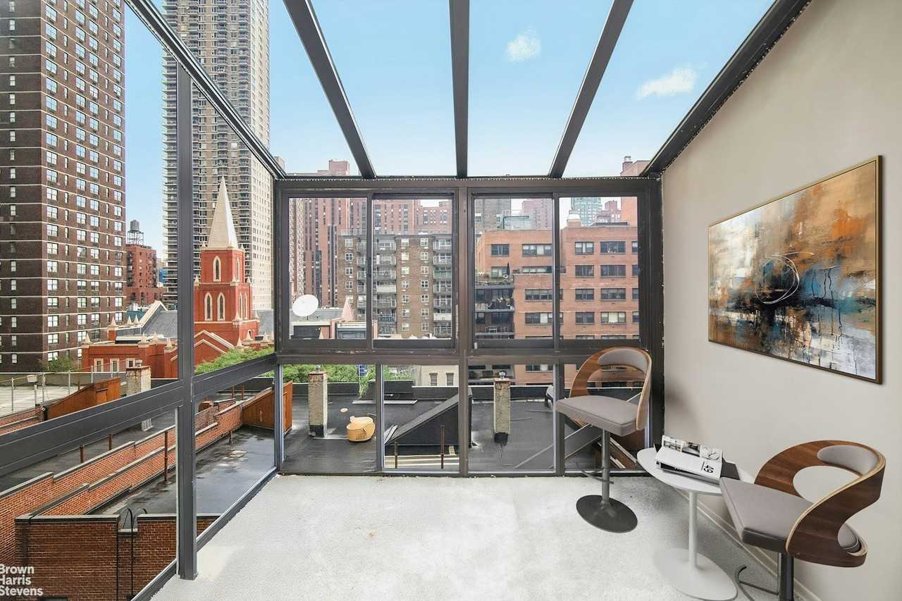 Listing photo 1 of 5