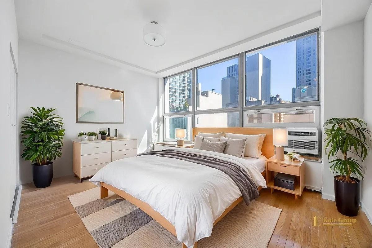 Listing photo 1 of 4