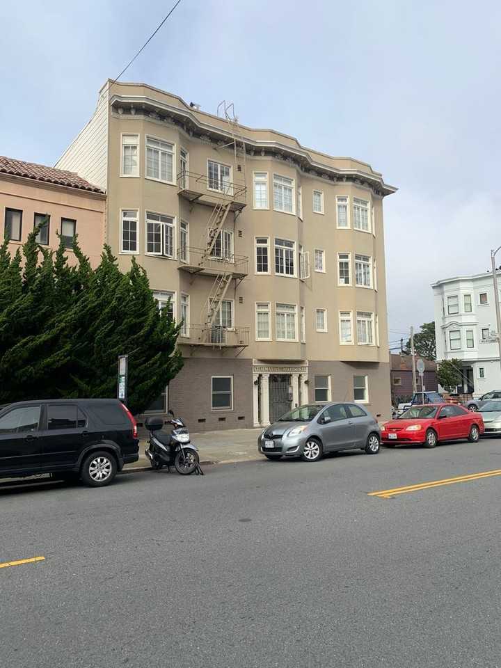 Listing photo 1 of 5