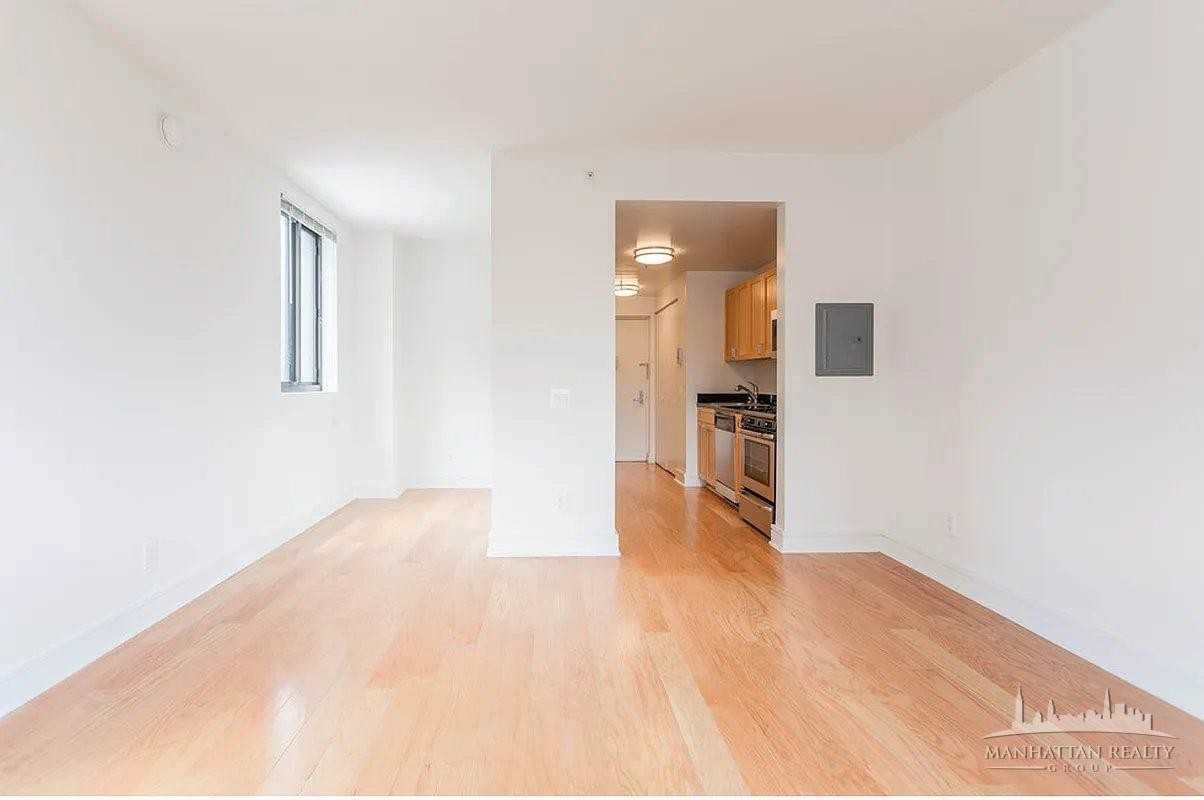 Listing photo 1 of 5