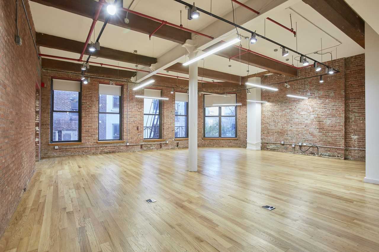 Listing photo 1 of 5