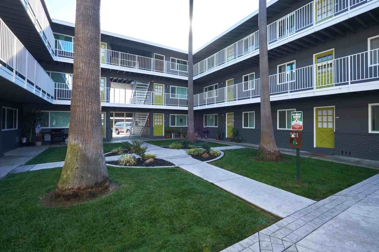 Listing photo 1 of 5