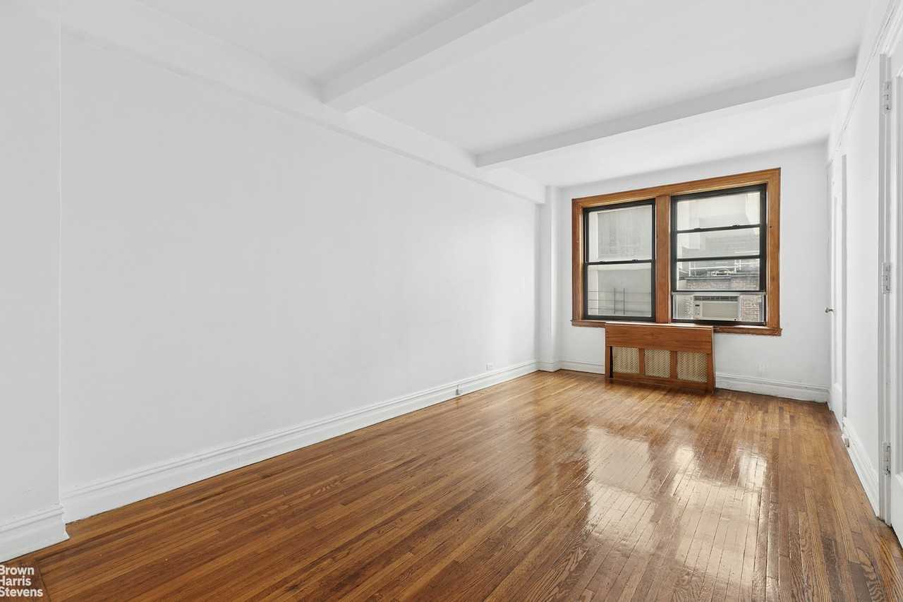 Listing photo 1 of 5