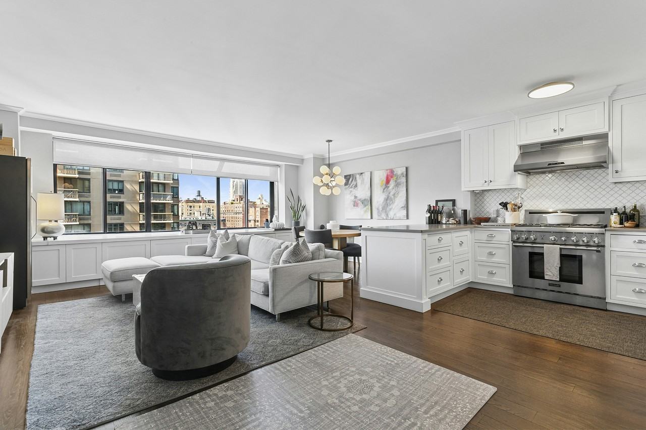 Listing photo 1 of 5