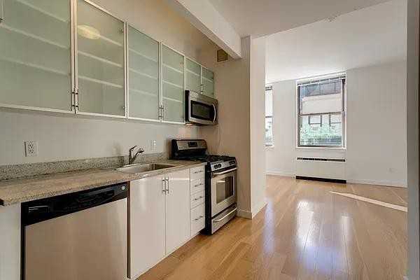 Listing photo 1 of 5