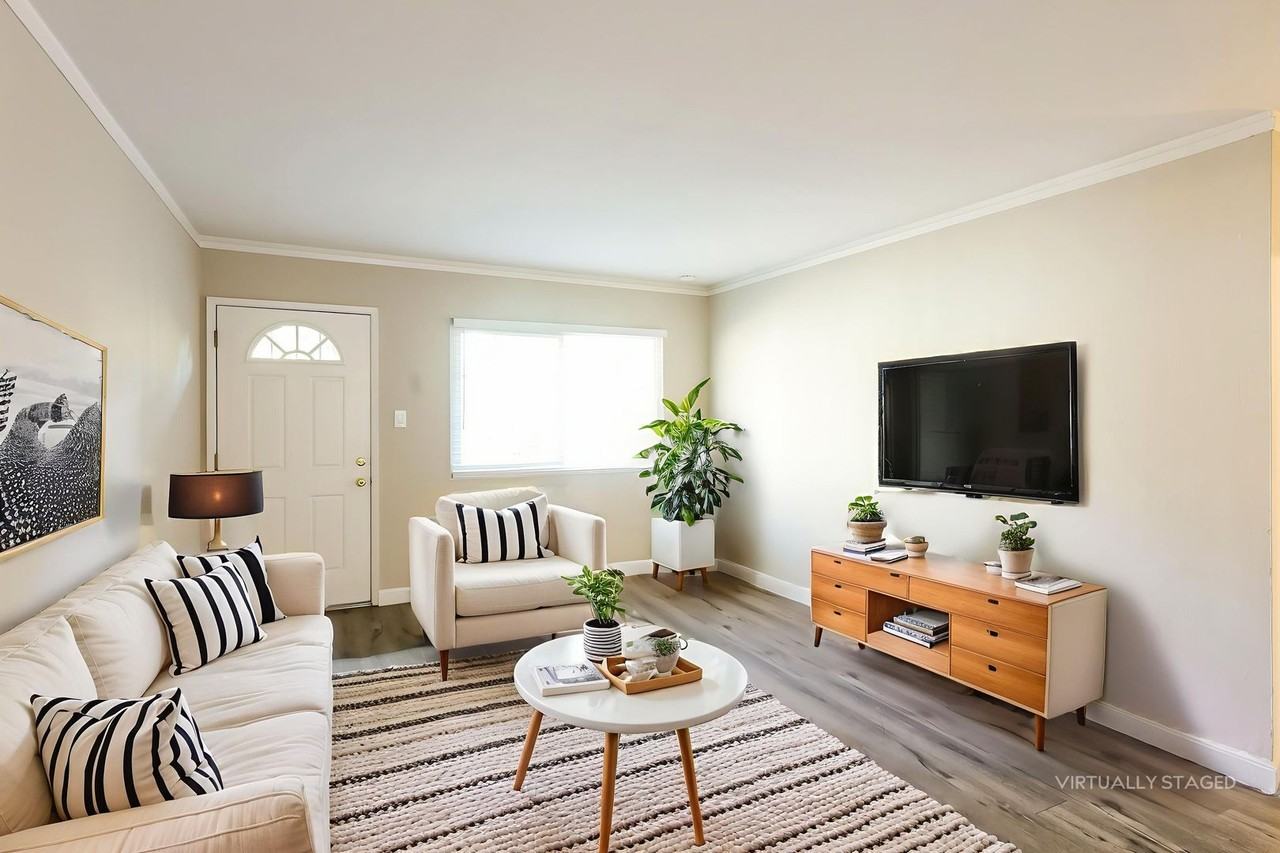 Listing photo 1 of 5