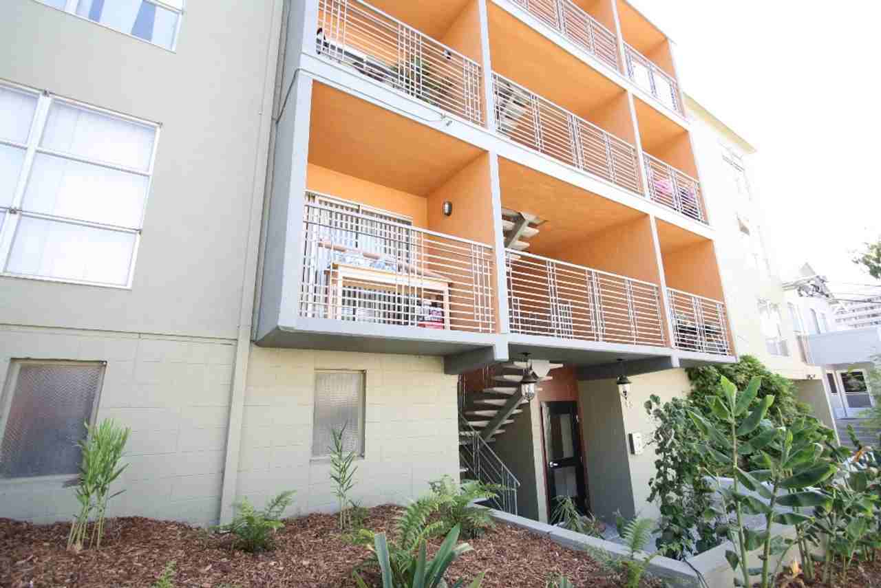 Listing photo 1 of 5