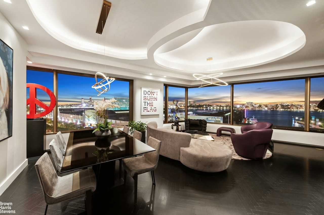 Listing photo 1 of 5