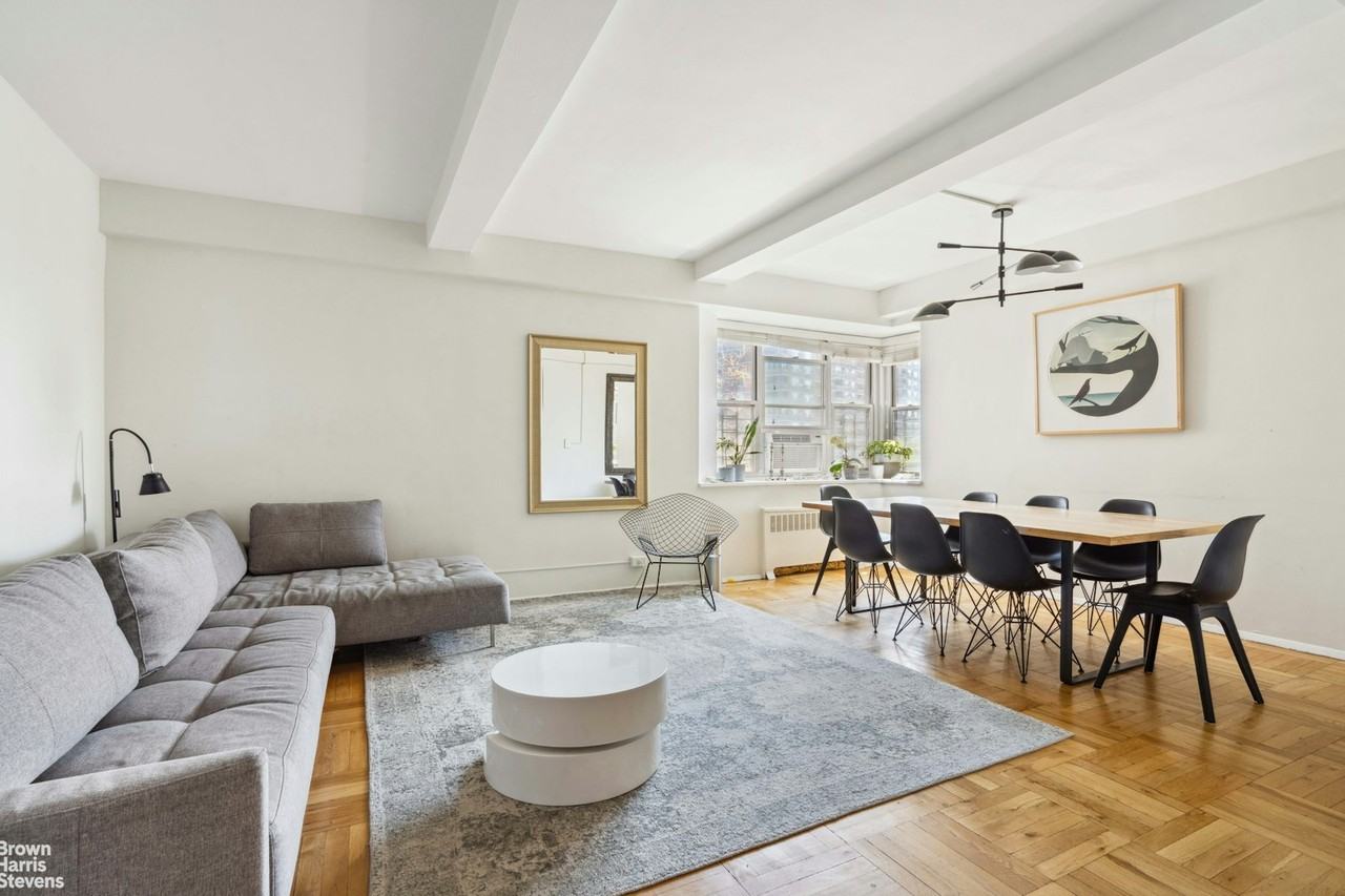 Listing photo 1 of 5