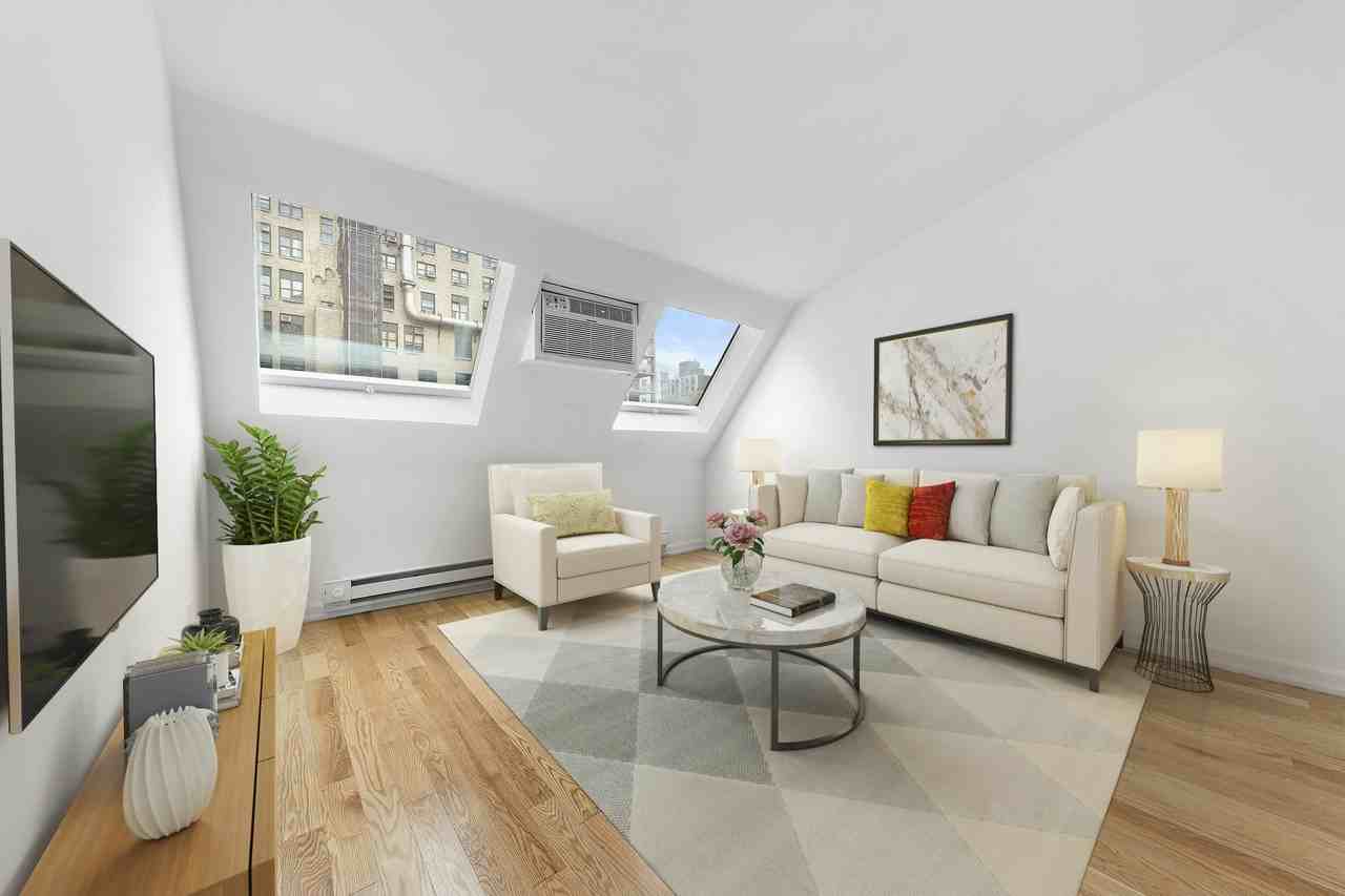 Listing photo 1 of 5