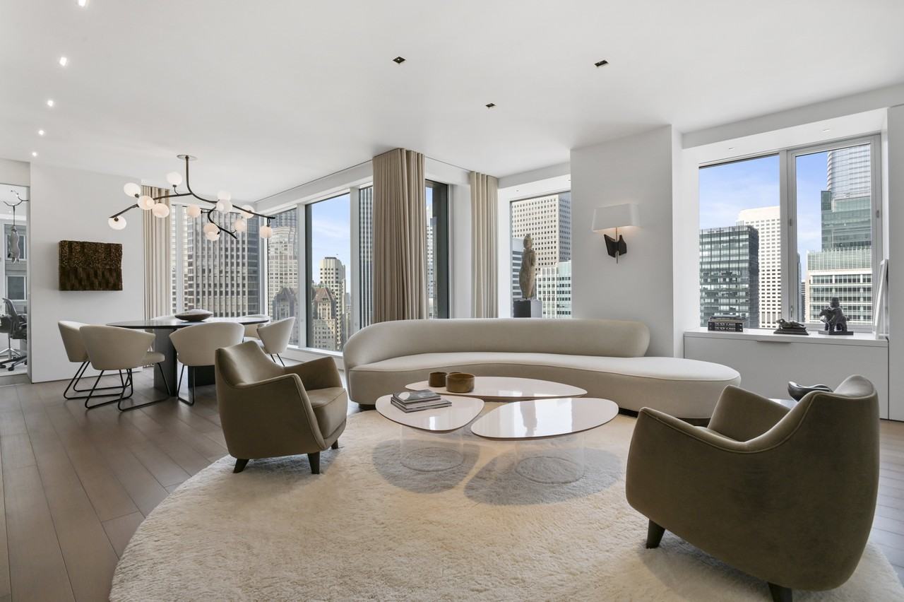 Listing photo 1 of 5