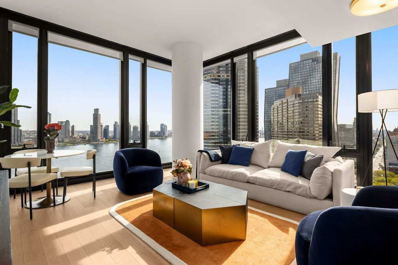 Listing photo 1 of 5