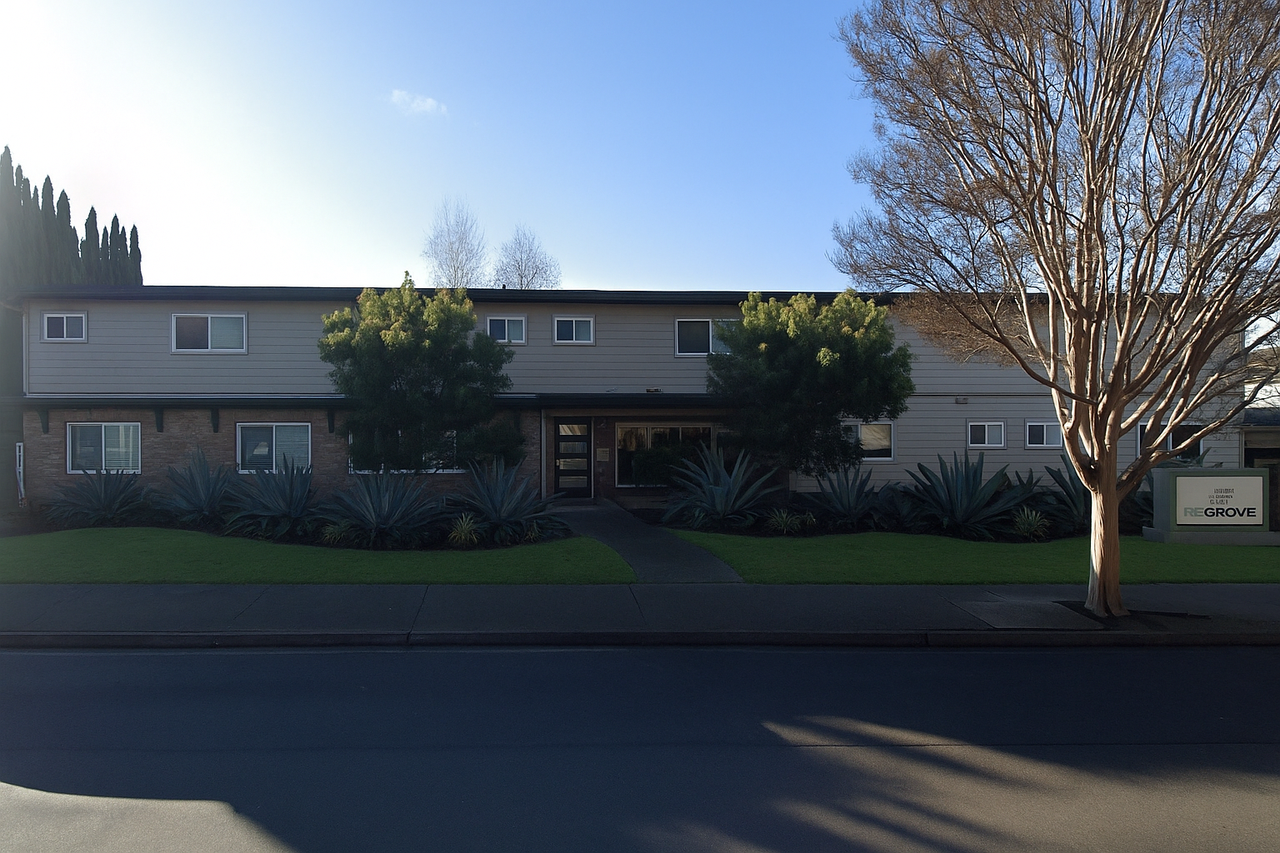 Listing photo 1 of 5