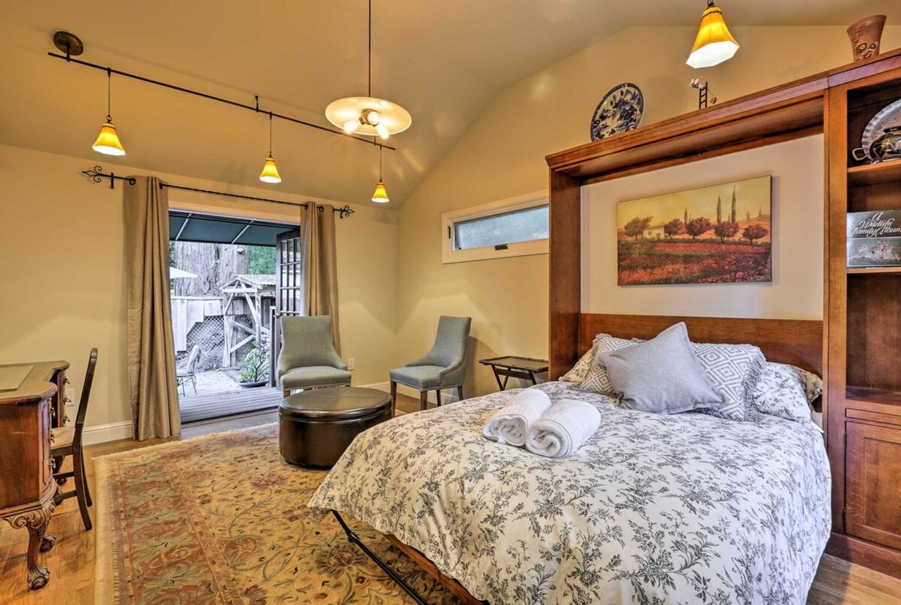 Listing photo 1 of 5