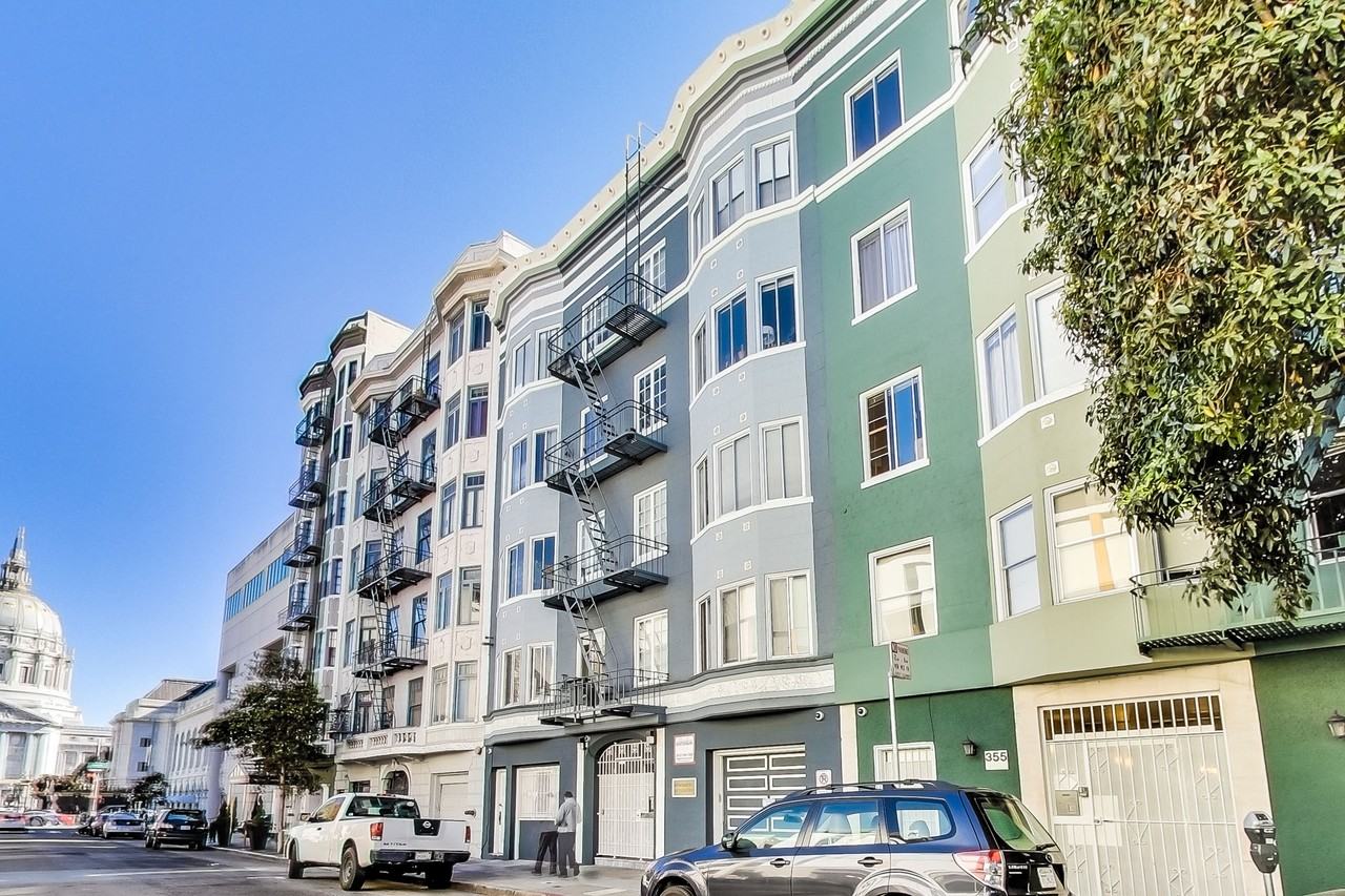 Listing photo 1 of 5