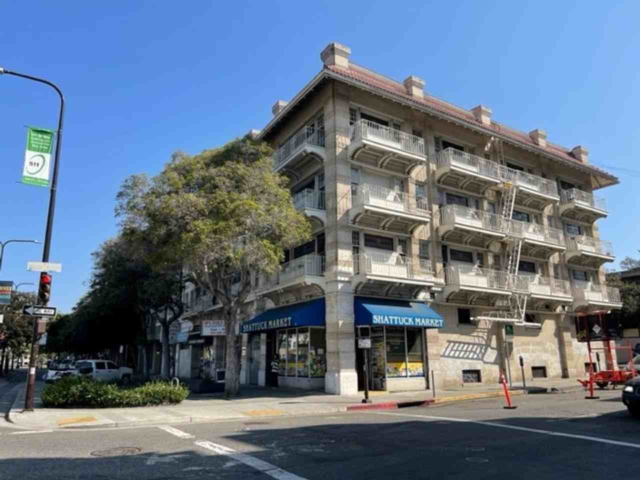 Listing photo 1 of 5
