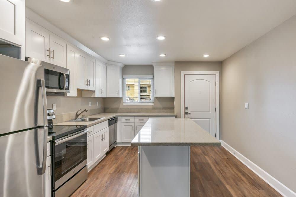 Listing photo 1 of 5