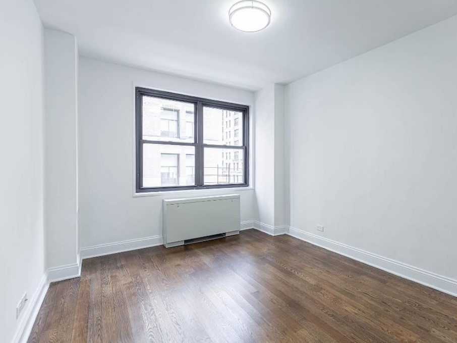 Listing photo 1 of 3