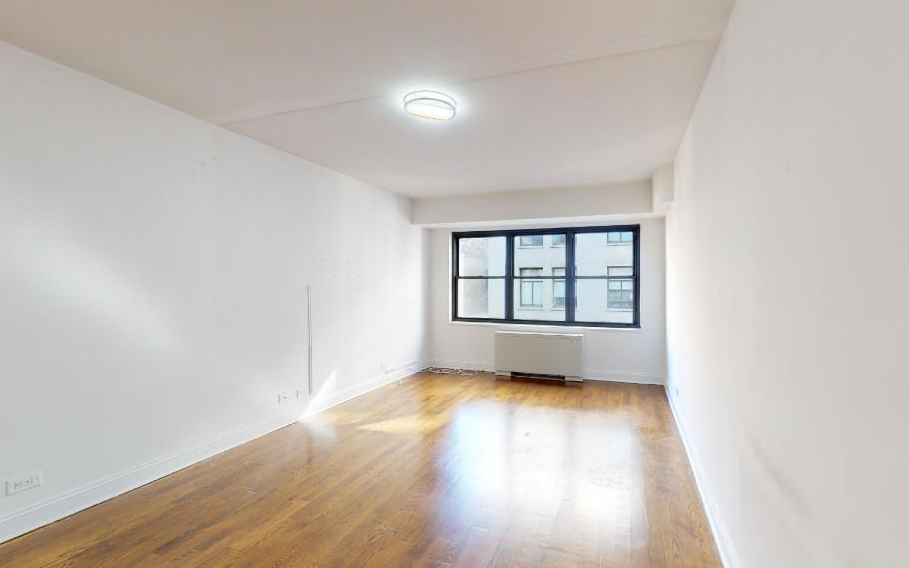 Listing photo 1 of 5