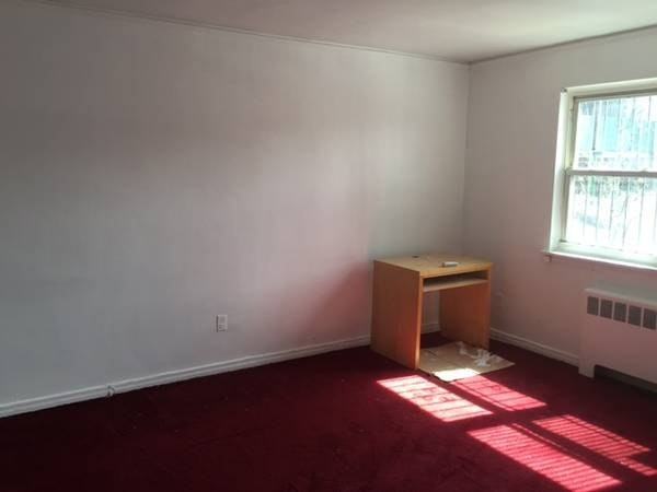 Listing photo 1 of 5