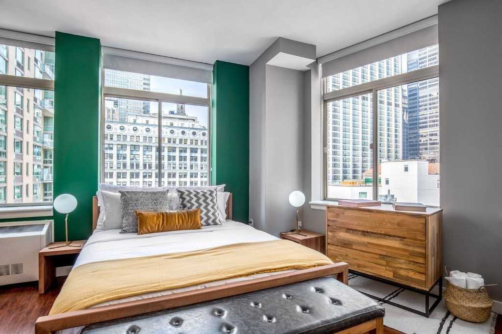 Listing photo 1 of 5