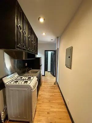 Listing photo 1 of 5