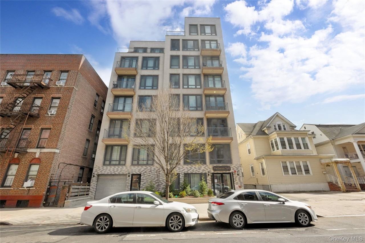 Listing photo 1 of 5