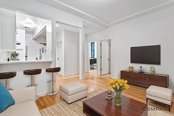 Listing photo 1 of 5