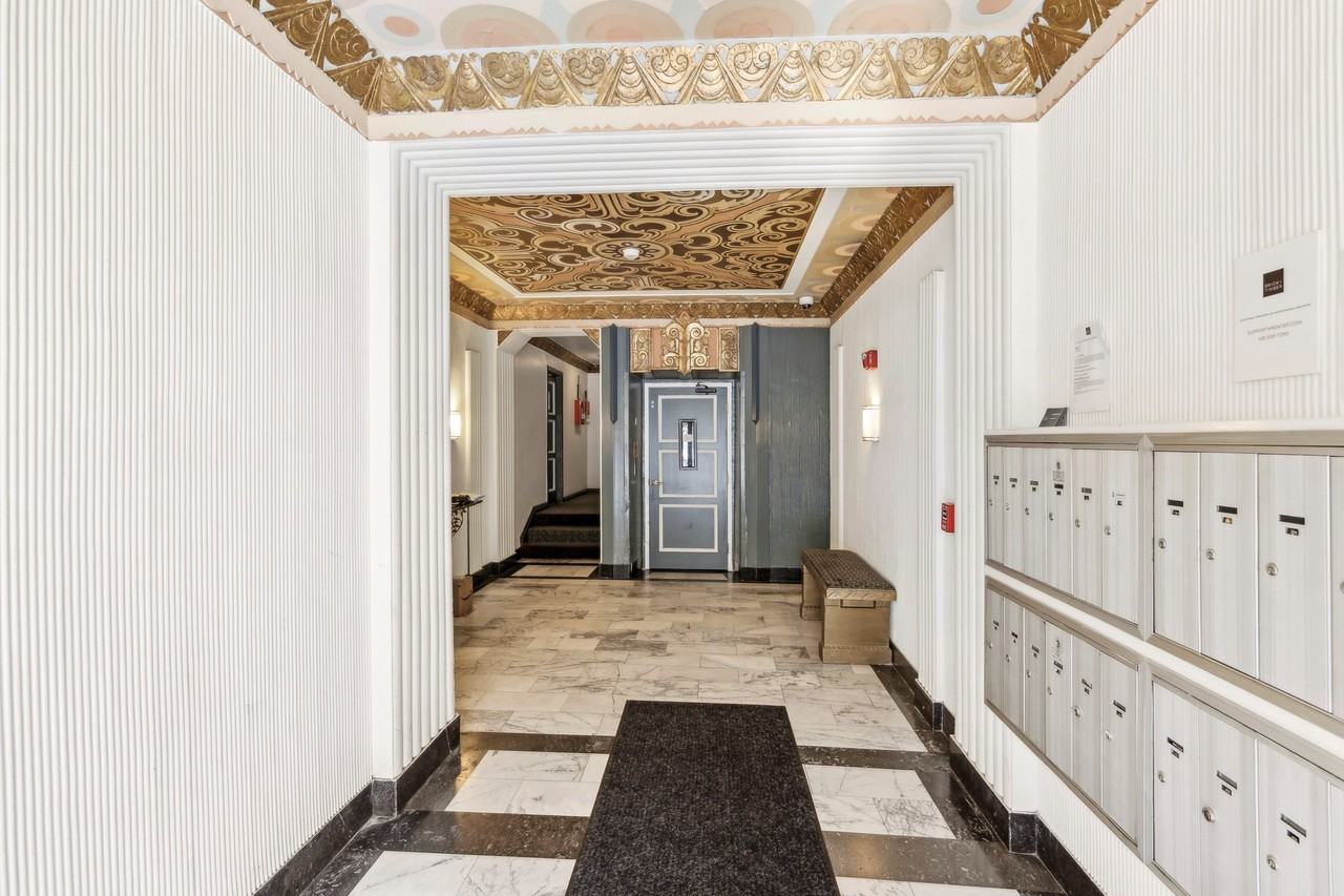 Listing photo 1 of 5
