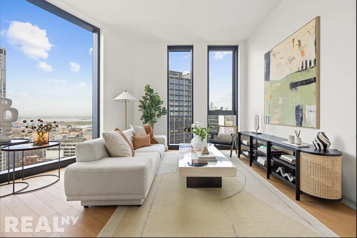 Listing photo 1 of 5