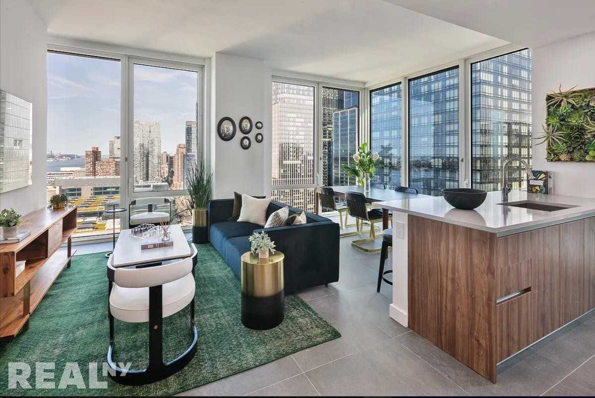 Listing photo 1 of 5