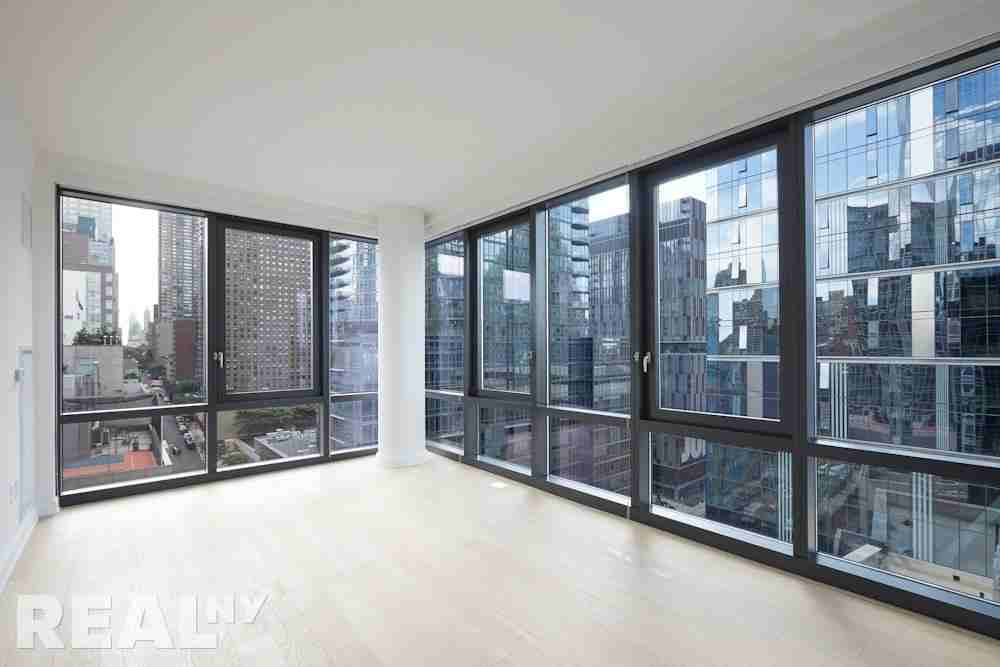 Listing photo 1 of 5