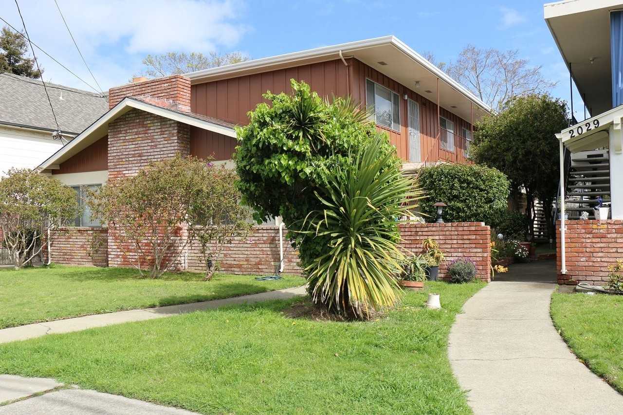 Listing photo 1 of 5