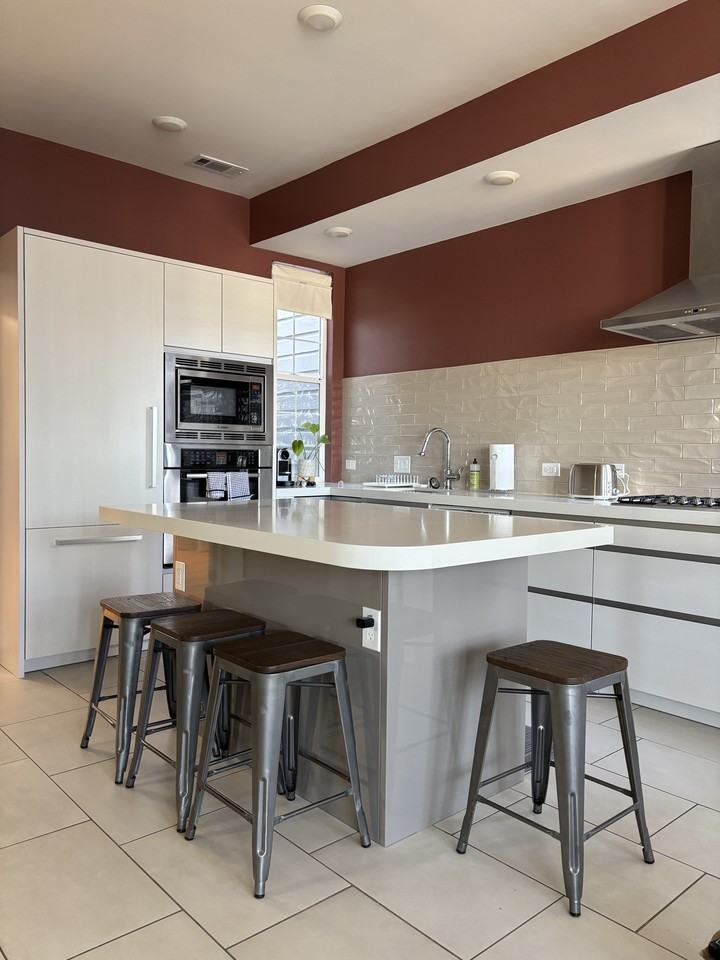 Listing photo 1 of 5