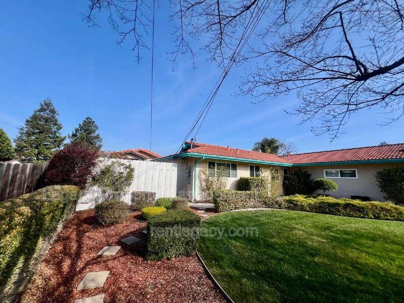 Listing photo 1 of 5