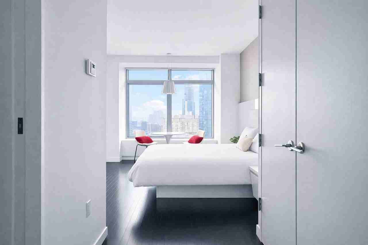 Listing photo 1 of 5