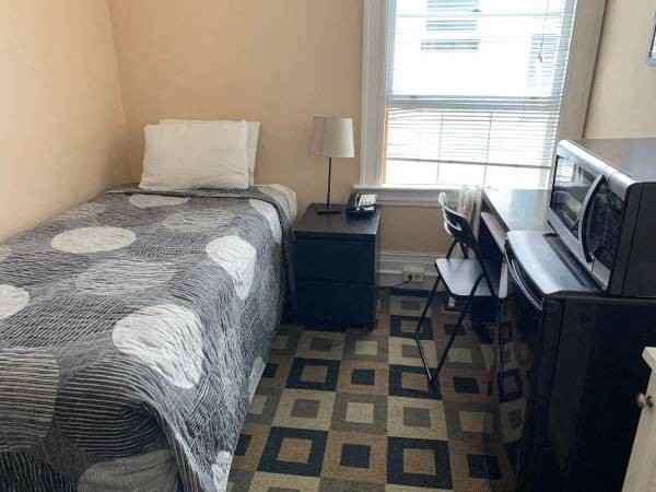 Listing photo 1 of 5