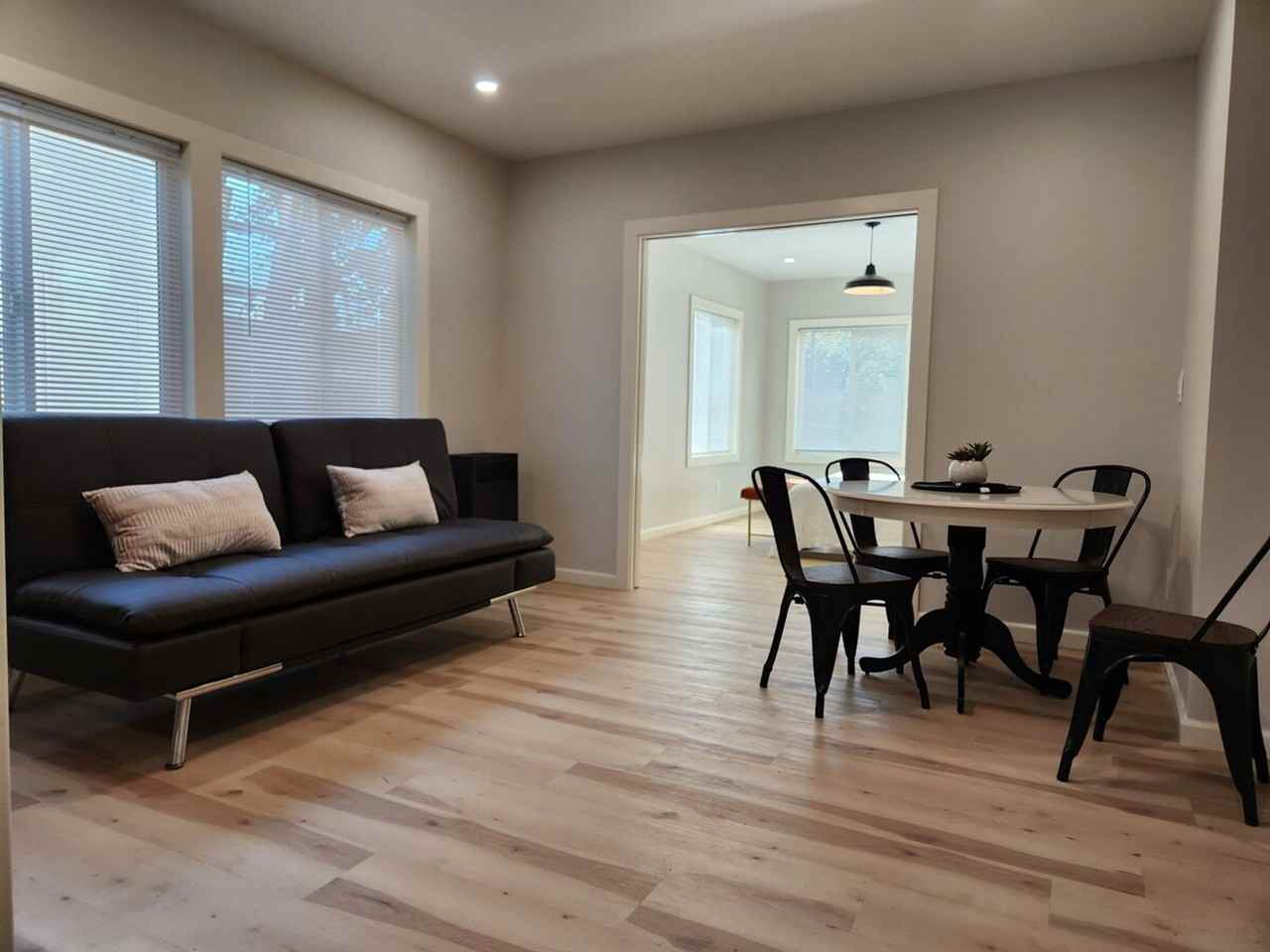 Listing photo 1 of 5