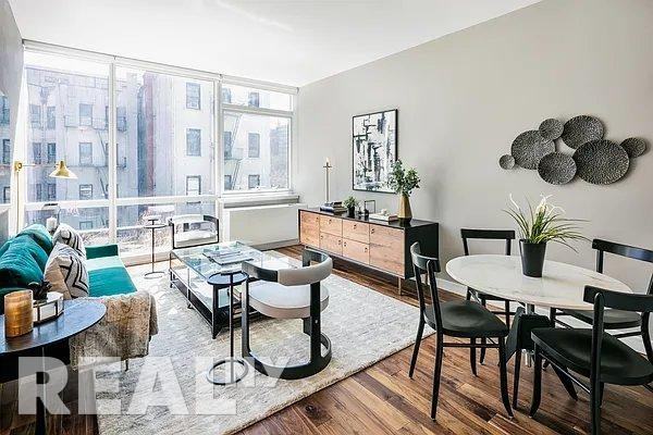 Listing photo 1 of 5